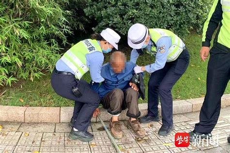 八旬老人步行一夜迷路 警方暖心接力送其回家