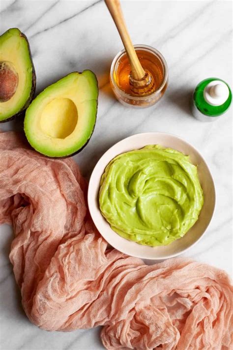 9 Diy Avocado Hair Mask Treatments For Deep Conditioning And Hair Growth Simple Pure Beauty