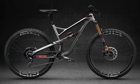 Novità Yt 2017 debutta la versione Cf Pro Race MtbCult it