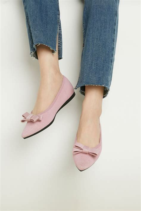 Pointed Toe Bow Flats In 2022 Chic Shoes Almond Toe Flats Bow Flats