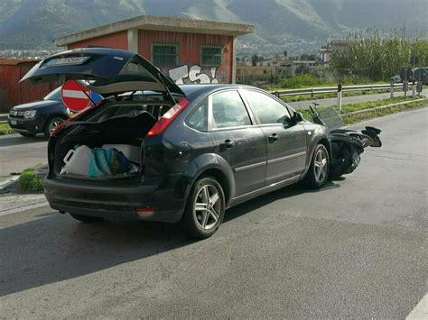 Monreale Terribile Incidente Sulla Circonvallazione Due Giovani