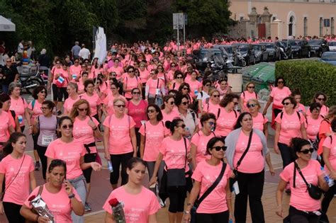 Camminata In Rosa Per Le Donne La Repubblica