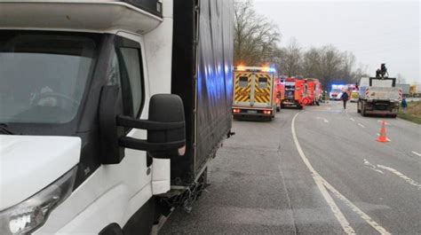 Unfall auf K29 bei Barsbüttel Transporter rammt Mercedes SLK SHZ