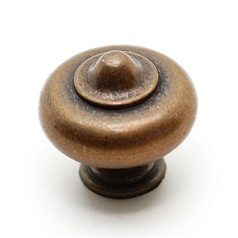 Richelieu 1 1 4 In 32 Mm Burnished Brass Traditional Cabinet Knob The Home Depot Canada