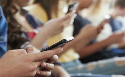 Prohibidos Los Celulares En Las Aulas En Madrid A Partir De Septiembre De 2020