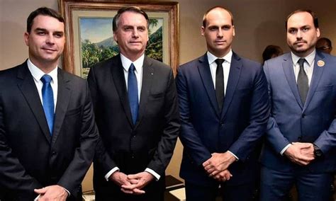 Jair Flávio E Eduardo Não Farão Campanha Para Carlos Bolsonaro Época