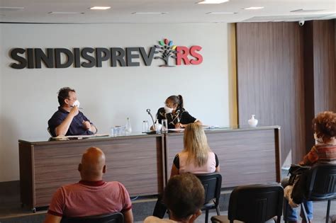 Roda de Conversa reúne trabalhadores do SUS no auditório do