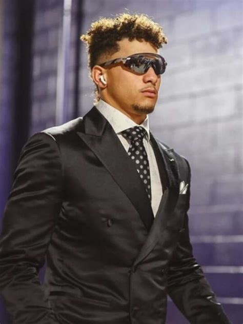 Chiefs Patrick Mahomes Black Suit - Hit Jacket