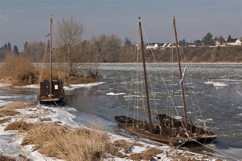 La Loire gelée La Loire charrie des blocs de glace à Jarge Pierre