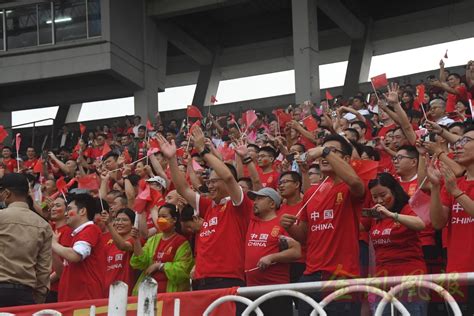 风雨彩虹！铿锵玫瑰！ 中国u 20女足仰光亚预赛首战告捷 赛场“中国红”燃爆