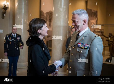 Le général François Lecointre à droite chef d état major de la