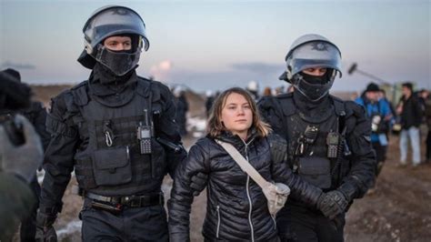 Polícia alemã nega que prisão de Greta Thunberg tenha sido armada