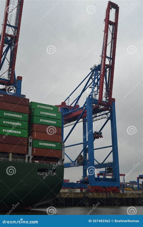 Puerto De Hamburg Y Terminal De Contenedores De Carga Alemania