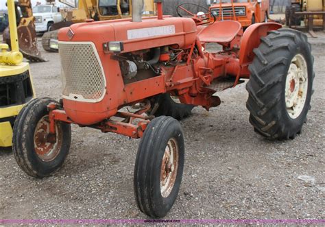 Allis-Chalmers D14 tractor in Winfield, KS | Item 6788 sold | Purple Wave