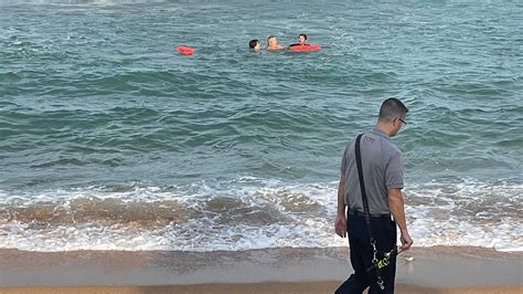 Florida Officer Has Baywatch Moment Saving 2 Swimmers In Daring Ocean Rescue Fox News