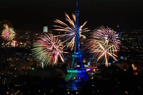 14 juillet à Paris le feu d artifice sera aux couleurs de l outre mer