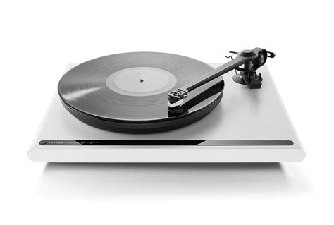 Roksan unveils entry-level turntable and amplifiers