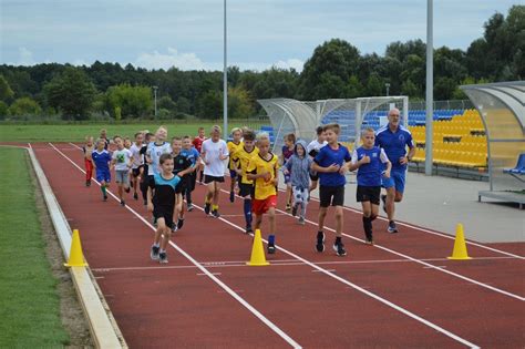 Zako Czenie Sportowych Wakacji W Warce By O Wiele Konkurencji I