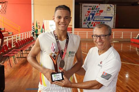 Cravinhos é campeão masculino da Copa Estadual de Basquete A Tribuna