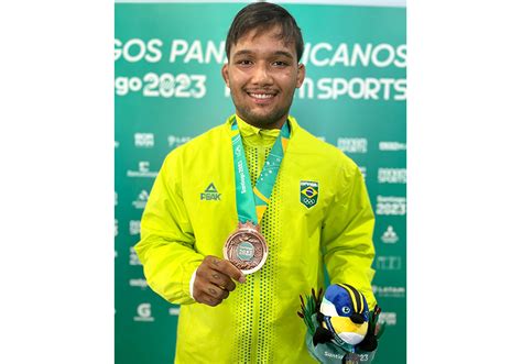 Atleta De Wrestling Da Marinha Conquista Medalha De Bronze Nos Jogos