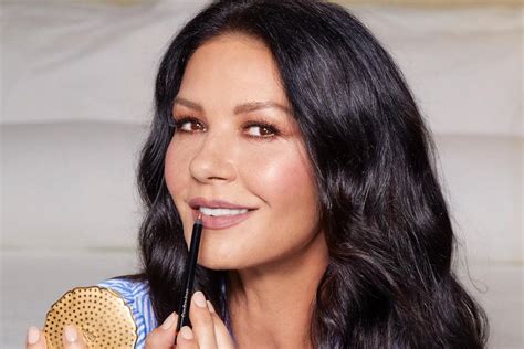 Catherine Zeta Jones Il Selfie Con I Capelli Bianchi Fa Il Pieno Di