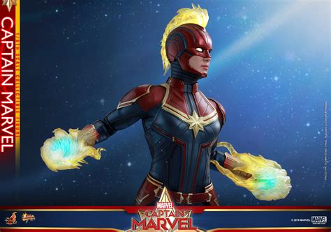 Hot Toys CAPTAIN MARVEL Collectible Figure Figures