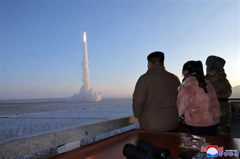 Kim Jong Un Met En Garde Les Etats Unis Après Avoir Tiré Son Missile Le