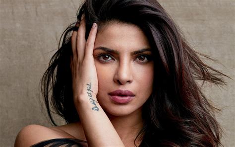 Priyanka Chopra Bollywood 2017 Wallpapers Hd Wallpapers Id 20264