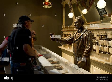 Early 1900s soda fountain hi-res stock photography and images - Alamy