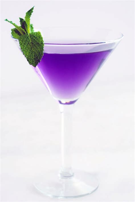 17 Easy Purple Cocktails IzzyCooking