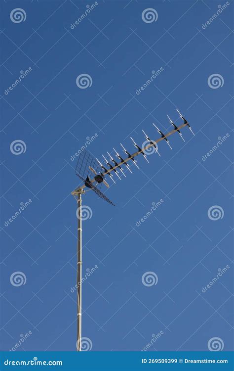 Yagi Antenna Or Yagi Uda Antenna To Capture Digital Terrestrial