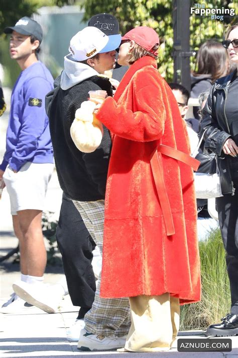Hailey Baldwin Seen With Justin Bieber Holding Hands And Sharing A Hot Kiss As They Exit The