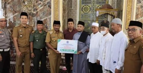 Wali Kota Binjai Serahkan Bantuan Dana Hibah Untuk Masjid Al Musanif Ar