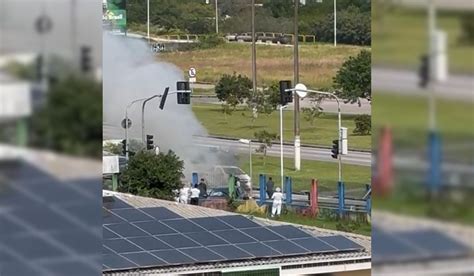 Motocicleta Pega Fogo Em Acidente E Congestiona Via Expressa Sul Em