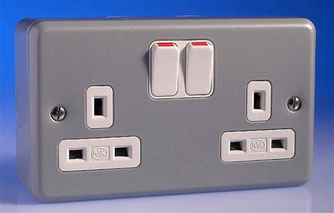 13a 2 Gang Dp Switched Socket Metal Clad Mk K2946alm