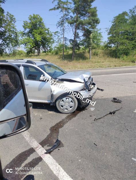 Doua Automobile S Au Ciocnit Pe O Strada Din Chisinau Momentul