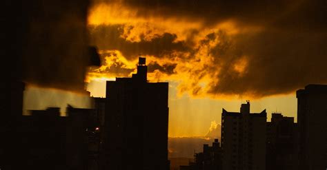 Silhouette of City Buildings during Sunset · Free Stock Photo