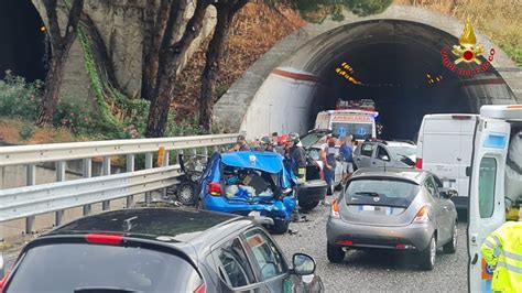 Un Grave Incidente Tra Lo Svincolo Di Messina Centro E Boccetta Auto