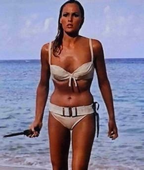 Il Bikini Compie Anni E Ora La Rivoluzione Diventa Arcobaleno Ecco I Modelli Fluidi