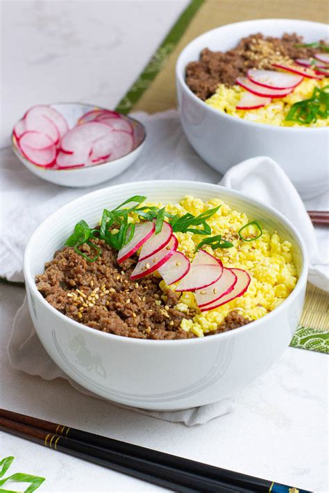 Soboro Donburi Beef And Egg Rice Bowl Plates By Nat