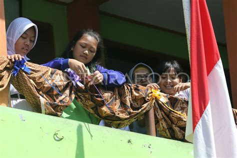 Peringatan Hari Batik Nasional Antara Foto