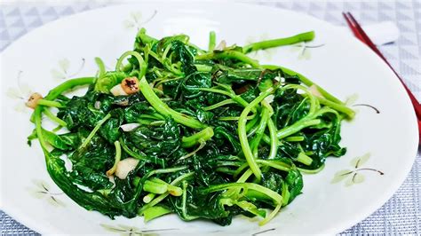 Simple Stir Fry Spinach With Garlic • Home Cooking With Somjit