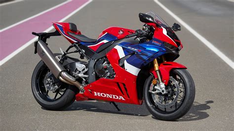 2020 Honda Fireblade review: A weapons-grade track bike | British GQ