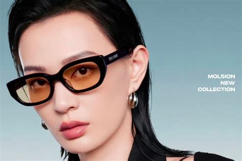 Những Mẫu Kính Hot Trend Cuối Năm Xu Hướng Mới Nhất Mắt Kính Hoàng Hà