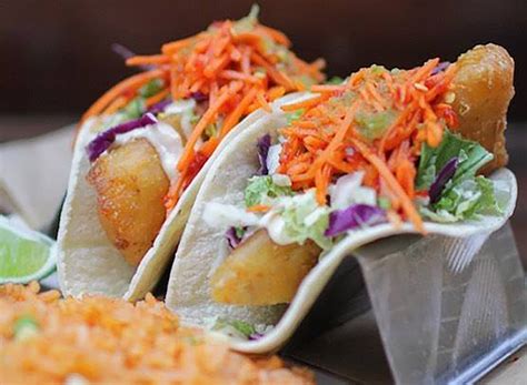 12 Restaurant Chains That Serve the Best Fish Tacos