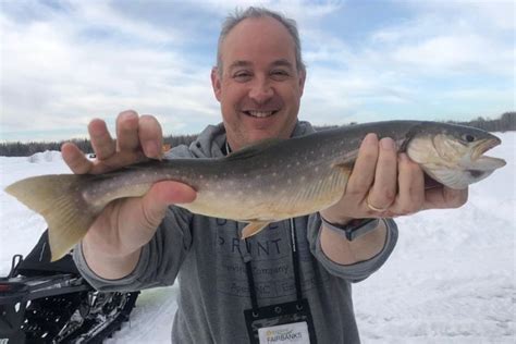 Fairbanks Excursión guiada de pesca en hielo GetYourGuide