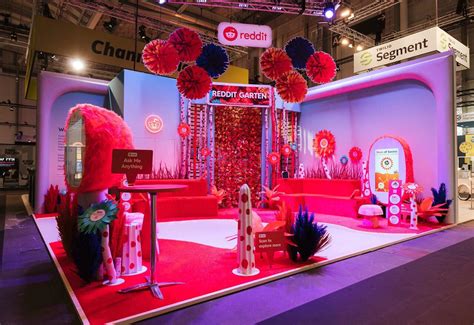 Reddit S Enchanted Garden Booth Shines At The OMR Festival