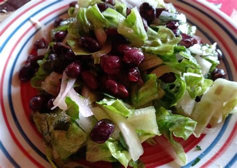 Ensalada De Porotos Negros Lechuga Cebolla Y Cilantro Receta De