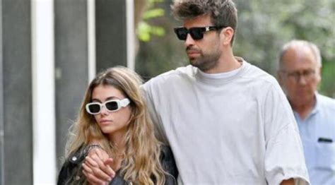 Gerard Pique Y Clara Chía Muy Enamorados En Concierto De Coldplay