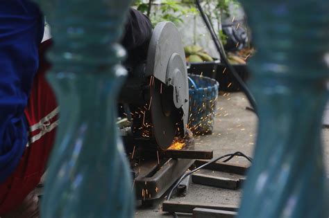 Wycinanie w stali nierdzewnej we własnym zakresie czy przez